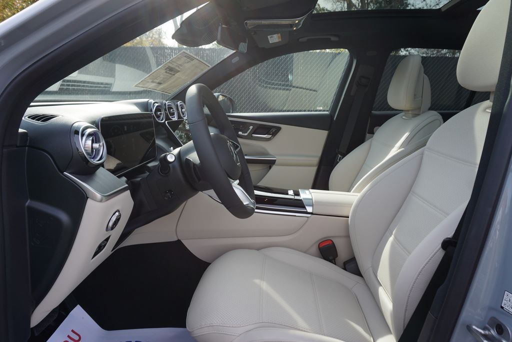 Thumbnail: 2026 Mercedes-Benz GLC - 9