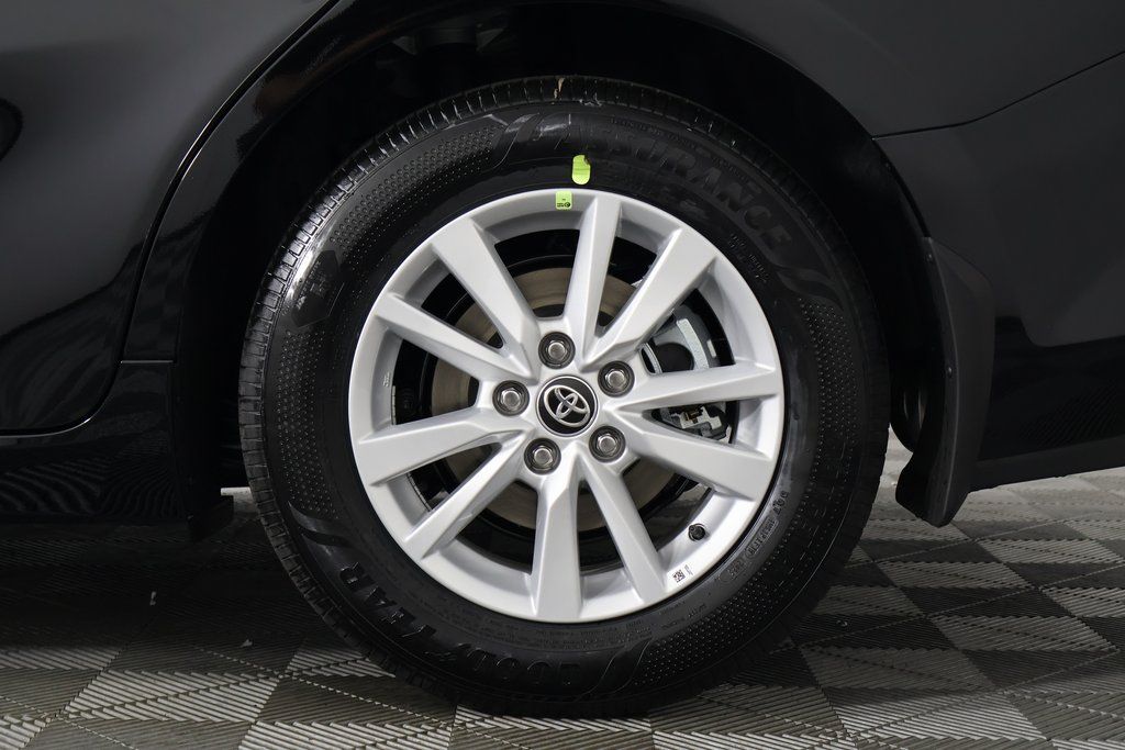 Thumbnail: 2026 Toyota Camry - 10