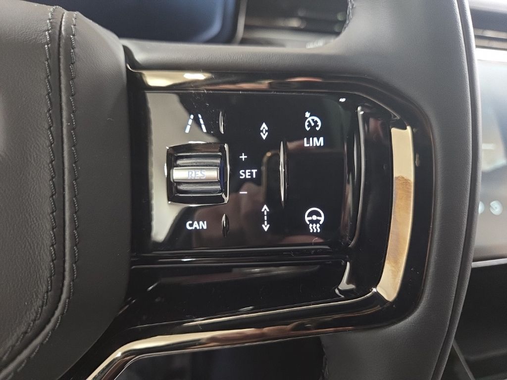 New 2026 Silver Land Rover Dynamic SE image 15