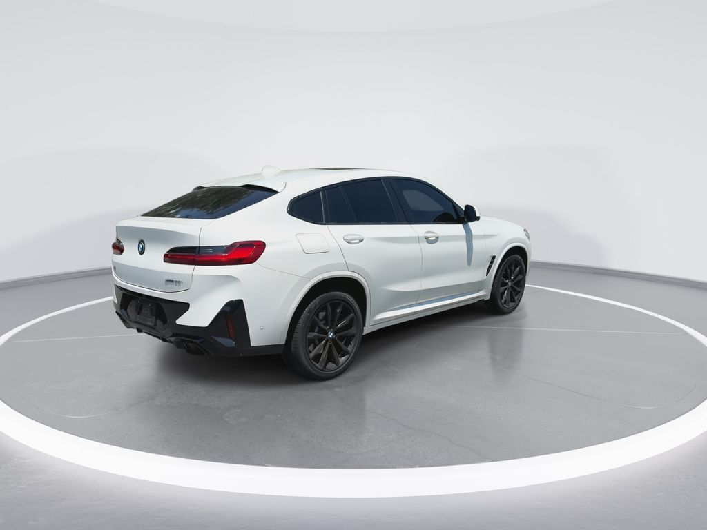 Thumbnail: 2025 BMW X4 - 8