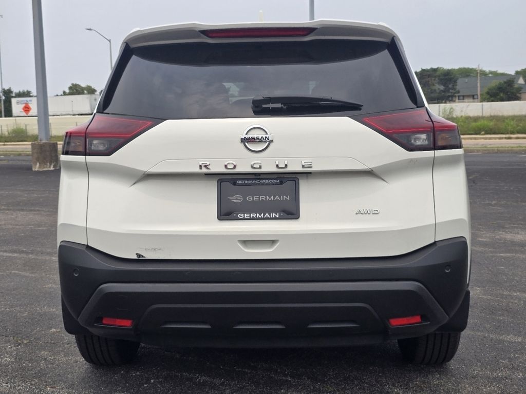 Used 2021 White Nissan S image 13