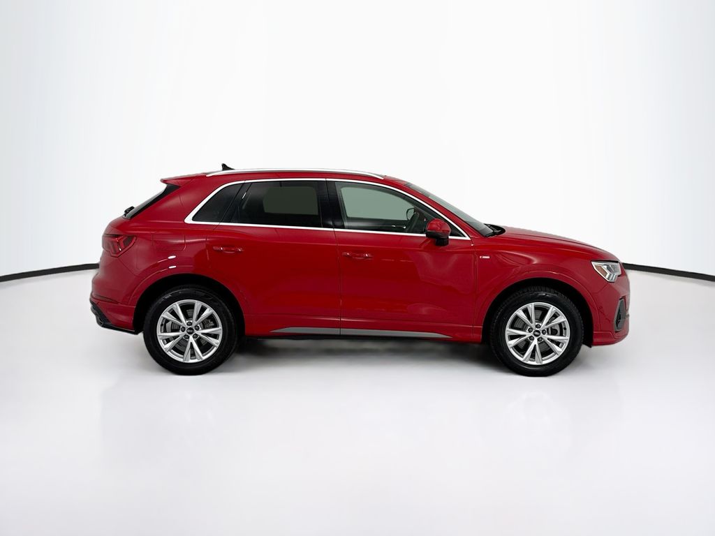 Thumbnail: 2021 Audi Q3 - 4