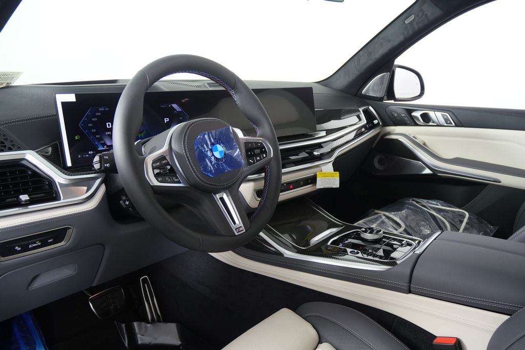 Thumbnail: 2026 BMW X7 - 14
