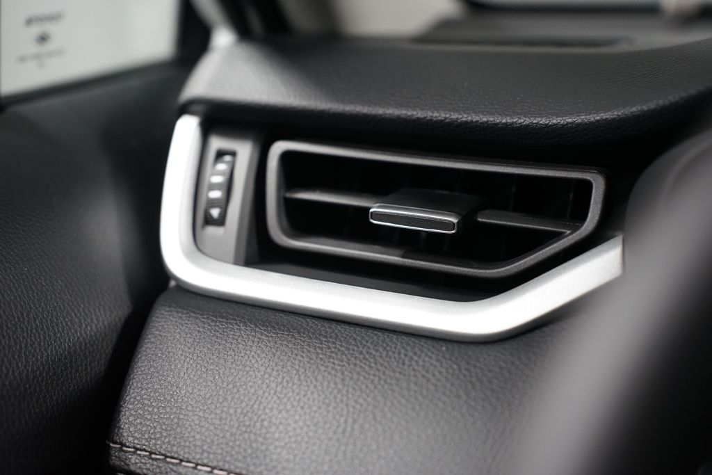 Thumbnail: 2025 Toyota RAV4 - 25