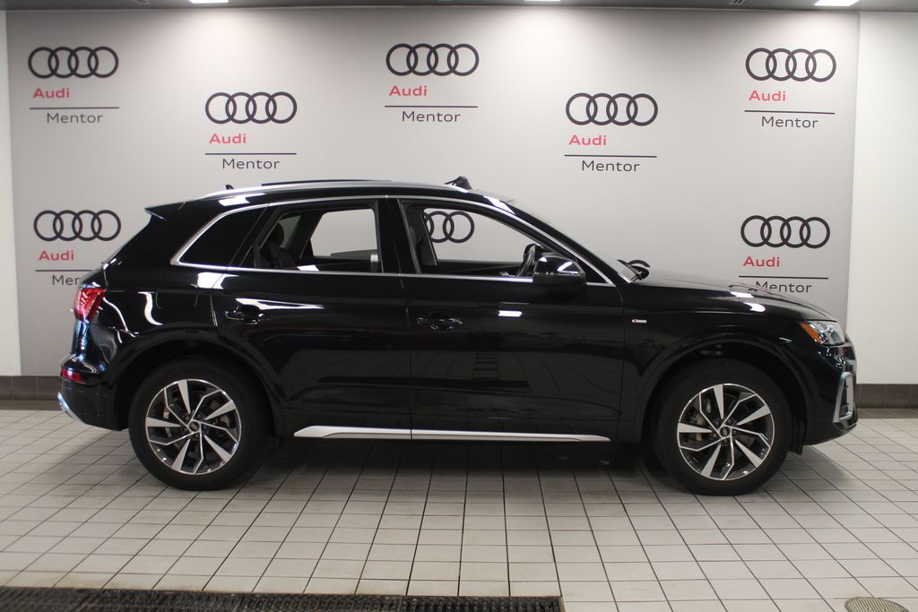 Thumbnail: 2023 Audi Q5 - 7