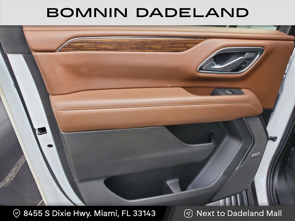 2022 Chevrolet Suburban High Country photo