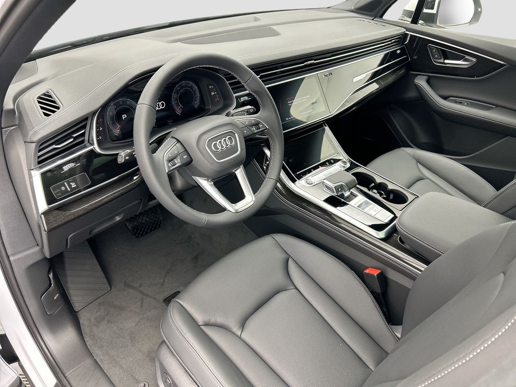 Thumbnail: 2026 Audi Q7 - 10