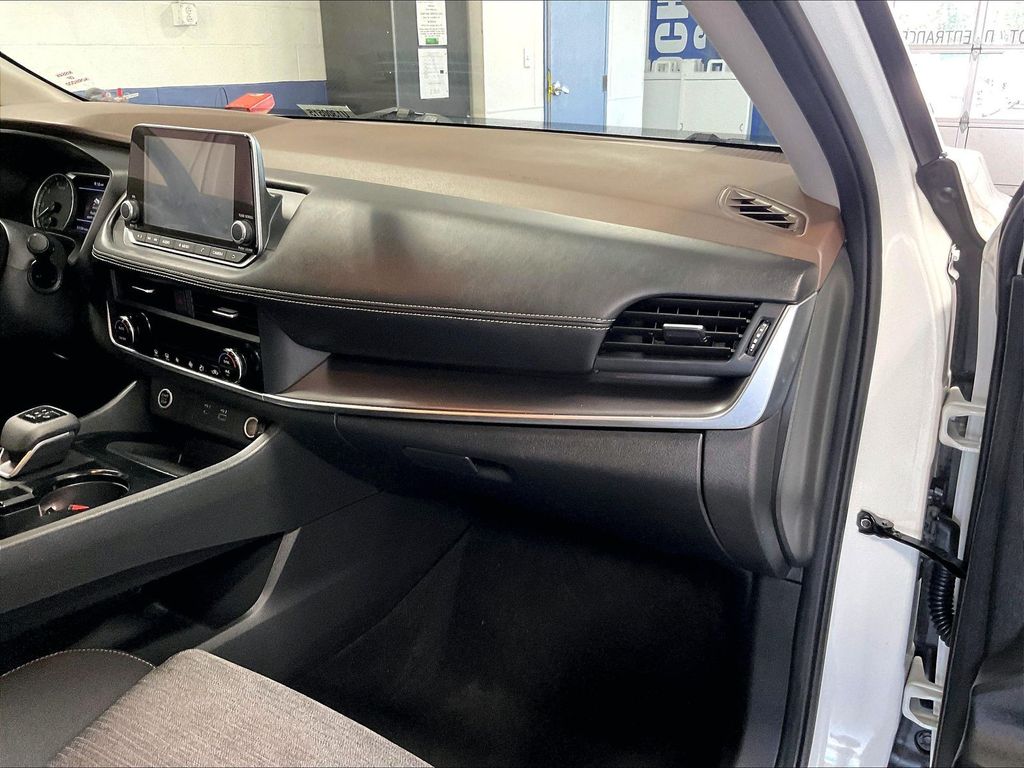 2023 Nissan Rogue — photo 13