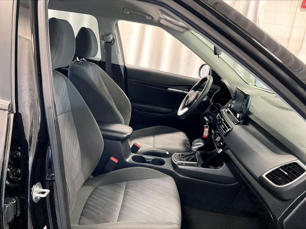 2023 Kia Seltos — photo 11