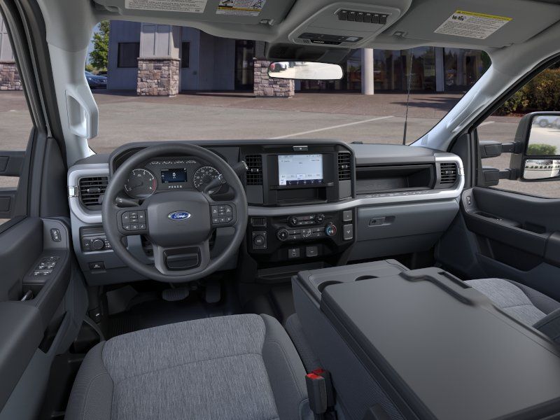 2025 Ford F-550SD XL