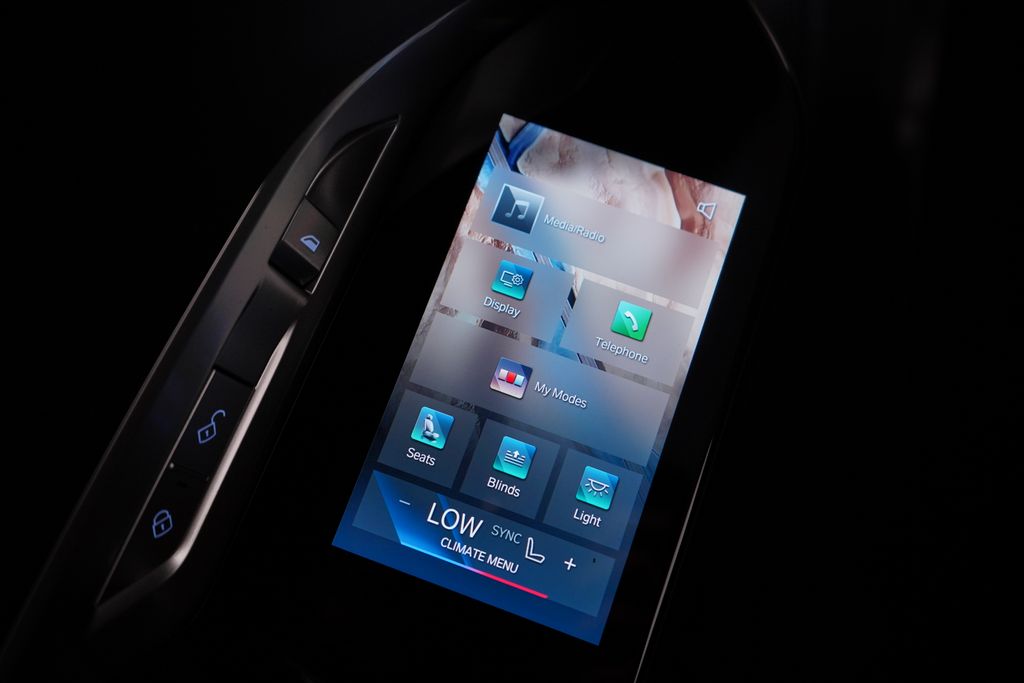 Thumbnail: 2026 BMW i7 - 14