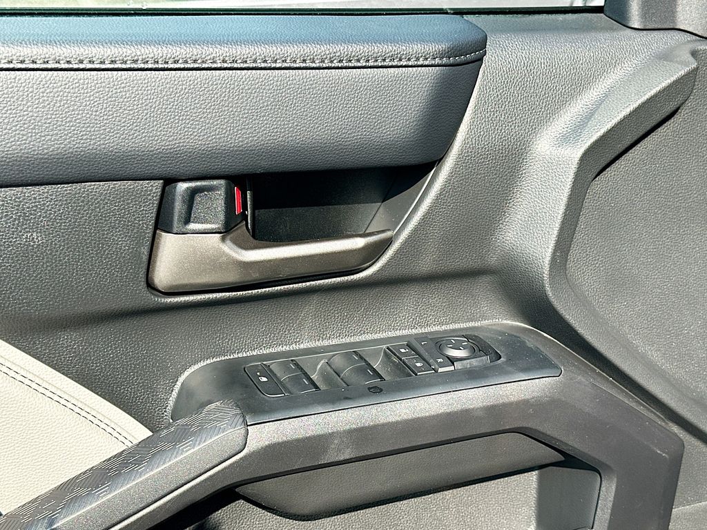 2025 Toyota Tacoma Limited 18