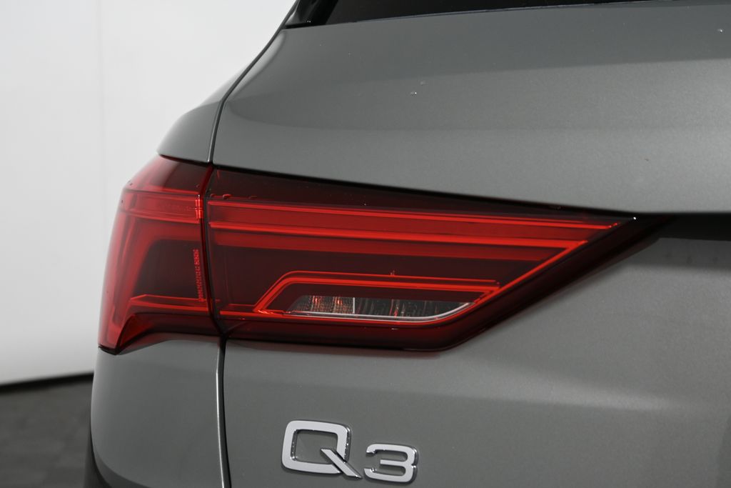 Thumbnail: 2025 Audi Q3 - 12