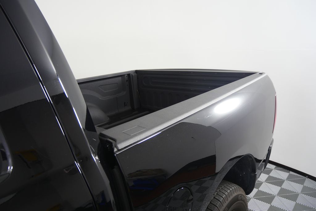 Thumbnail: 2022 RAM 1500 Classic - 10
