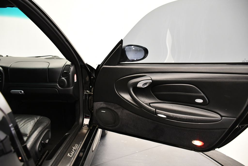 Thumbnail: 2003 Porsche 911 - 32