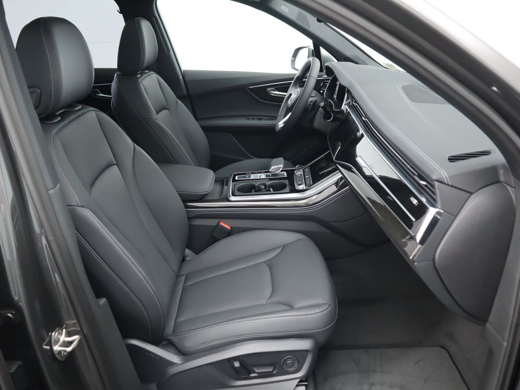 2025 Audi Q7  22