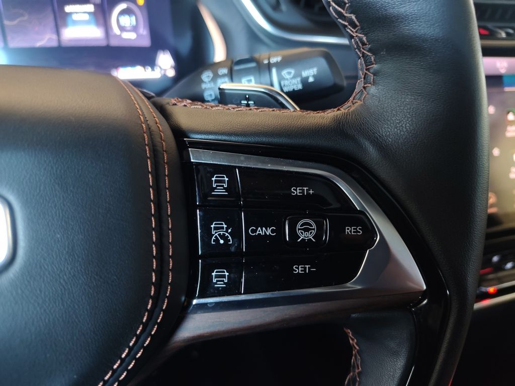 Used Car 2023 Jeep Grand Cherokee  Summit For Sale Under $40,000 In Austin, Texas