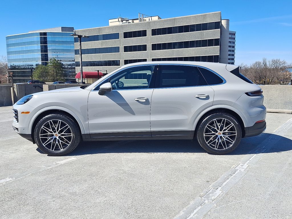 Thumbnail: 2026 Porsche Cayenne - 2