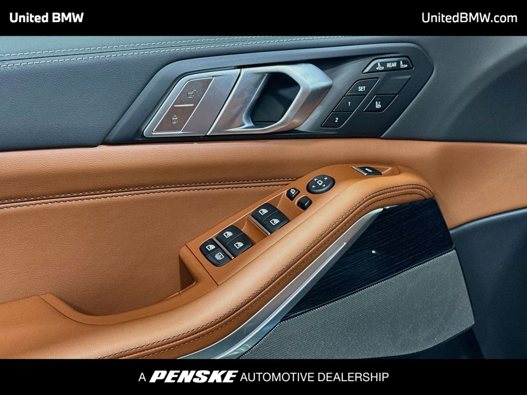 Thumbnail: 2027 BMW X7 - 3