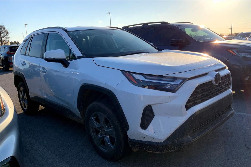 2023 Toyota RAV4 XLE 2