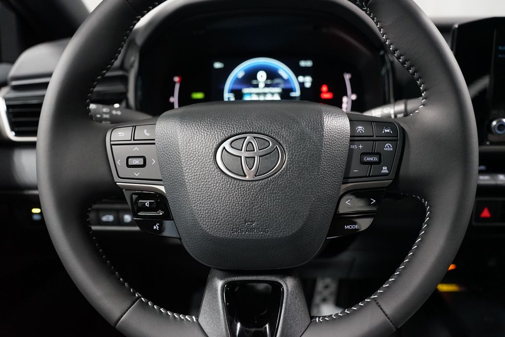 Thumbnail: 2025 Toyota Camry - 12