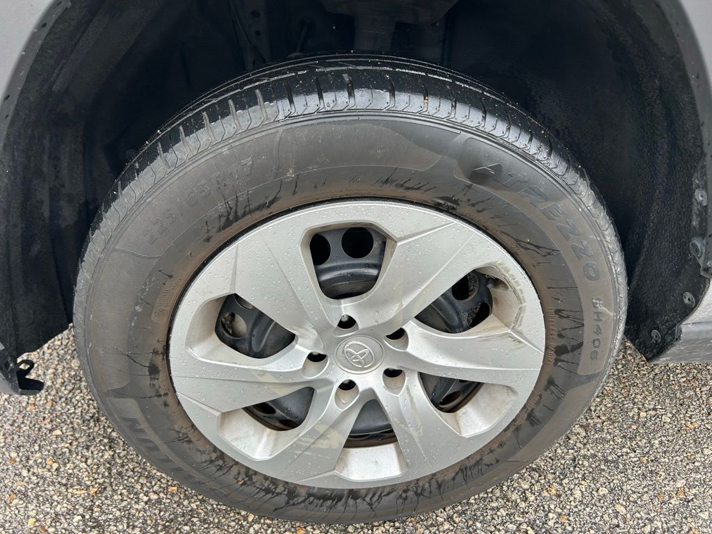 Thumbnail: 2020 Toyota RAV4 - 9