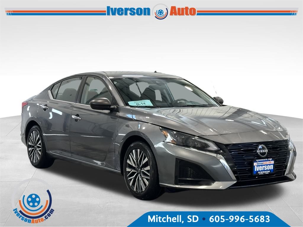 2024 Nissan Altima 2.5 SV FWD