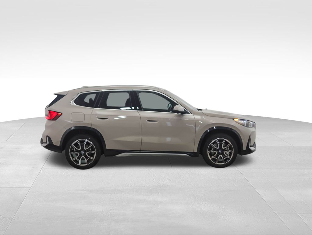 Thumbnail: 2026 BMW X1 - 6