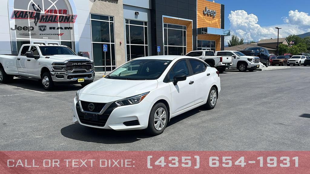 White (Fresh Powder) 2020 Nissan Versa Sedan Front-Wheel Drive 5-Speed Manual