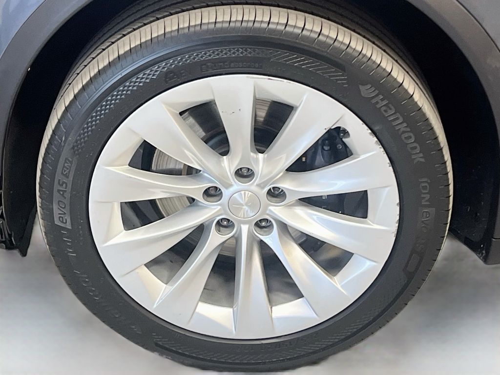 Used 2019 Gray Tesla Standard Range image 30