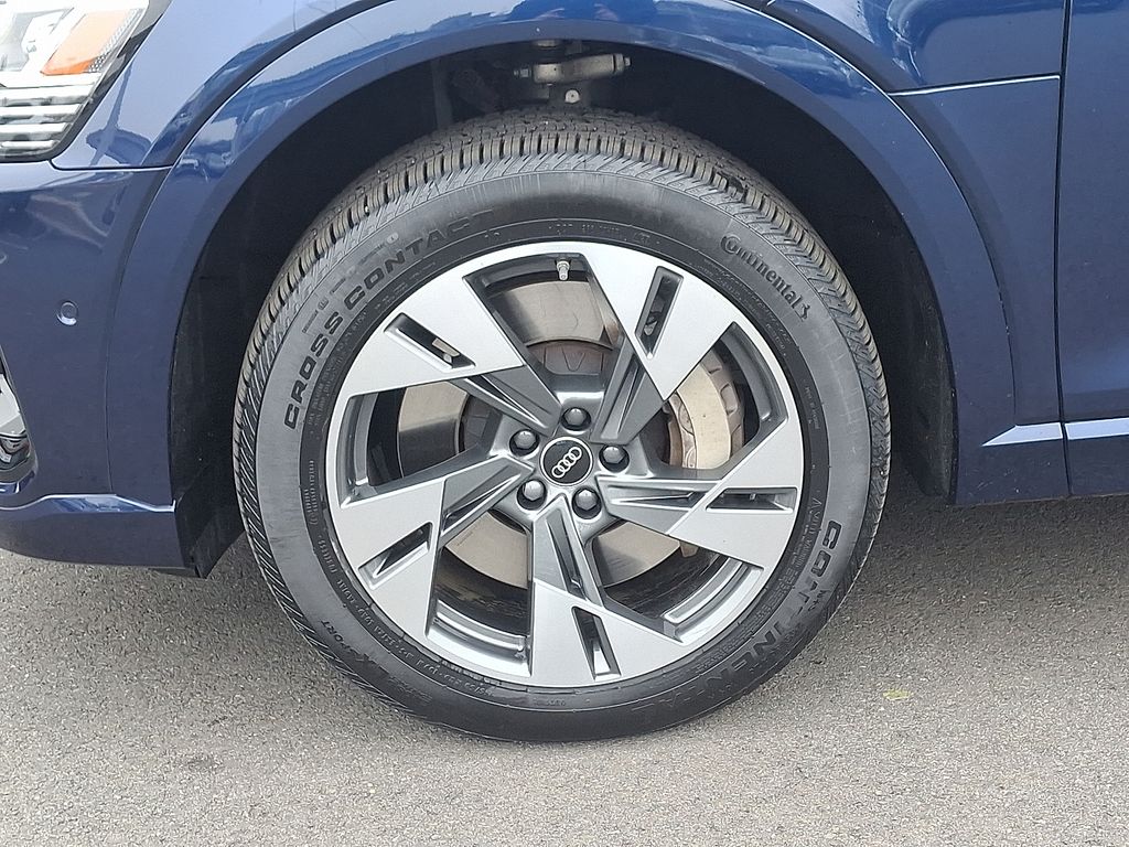 Thumbnail: 2023 Audi e-tron GT - 8