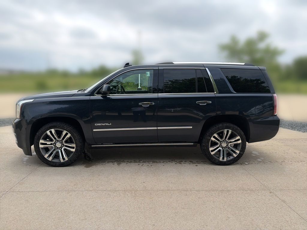 Dark Sapphire Blue Metallic 2019 GMC Yukon Denali 4WD SUV / Crossover Four-Wheel Drive
