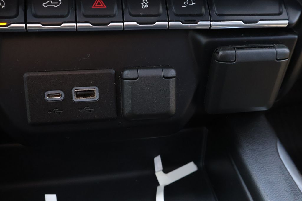 Thumbnail: 2021 Chevrolet Silverado 1500 - 31