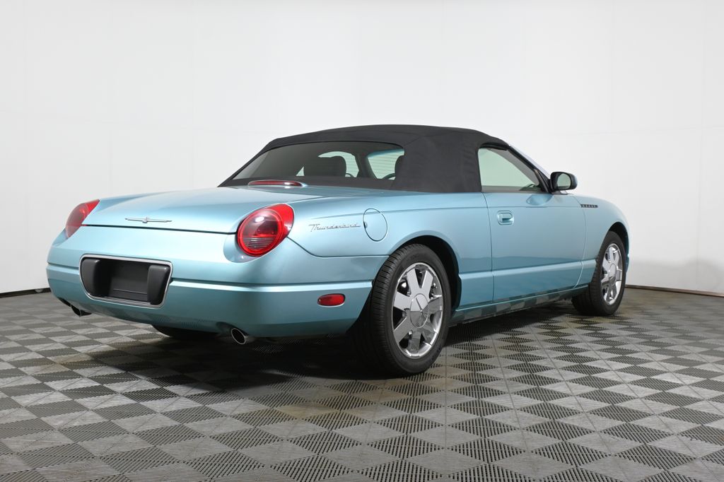 Thumbnail: 2002 Ford Thunderbird - 16