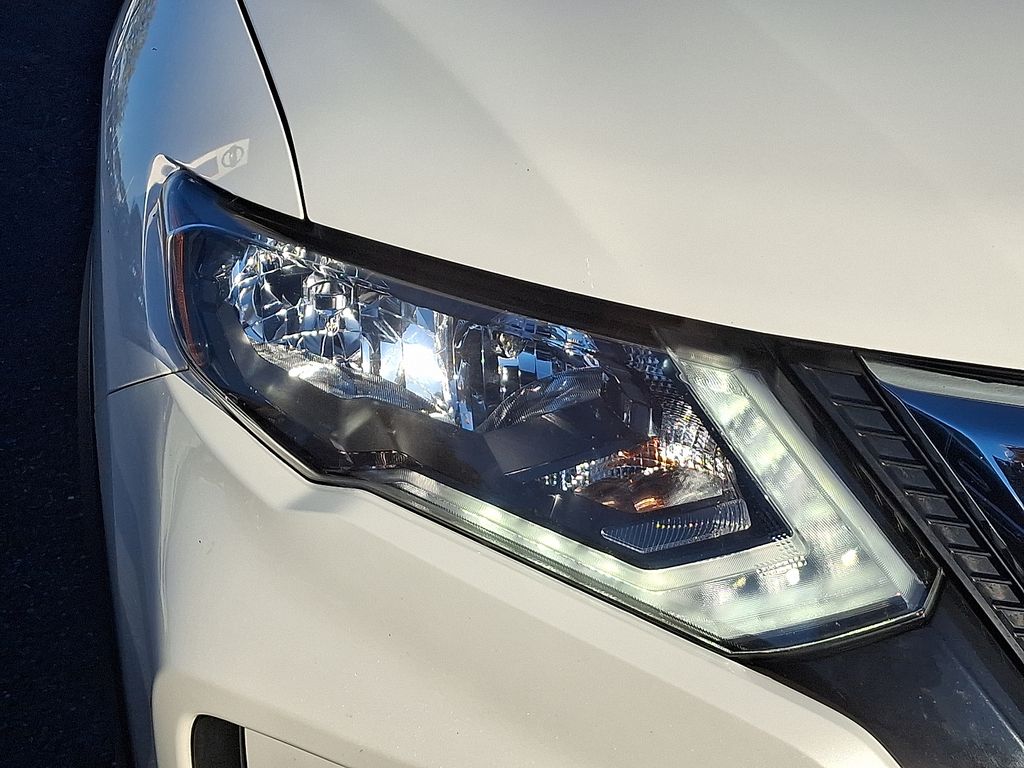 Thumbnail: 2020 Nissan Rogue - 9