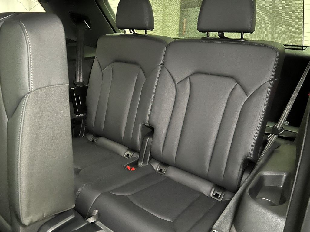 Thumbnail: 2025 Audi Q7 - 25