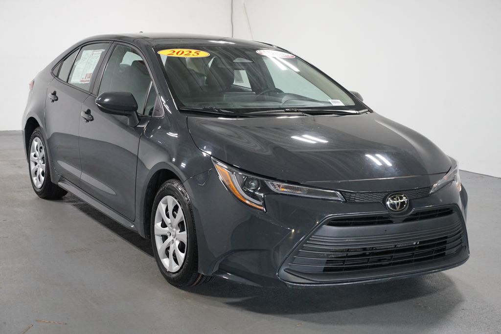 Thumbnail: 2025 Toyota Corolla - 3