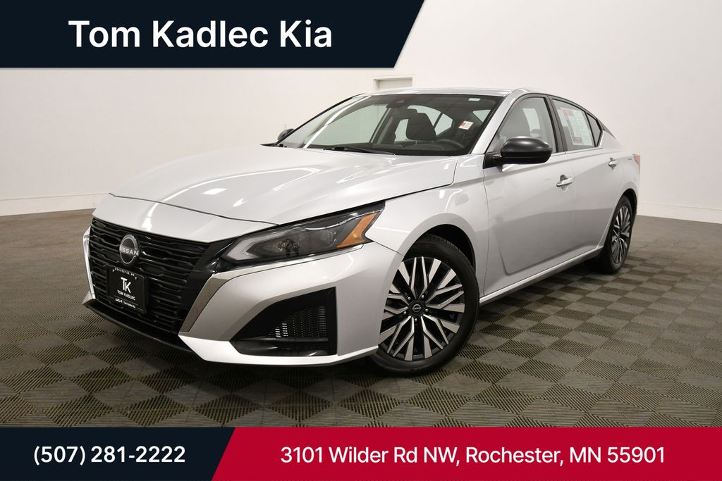 2024 Nissan Altima 2.5 SV FWD