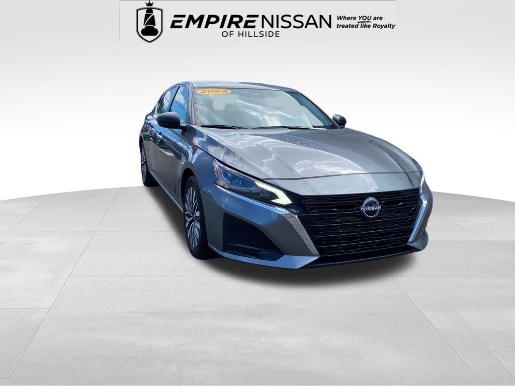 Gray (Gun Metallic) 2024 Nissan Altima Sedan Front-Wheel Drive Continuously Variable Transmission