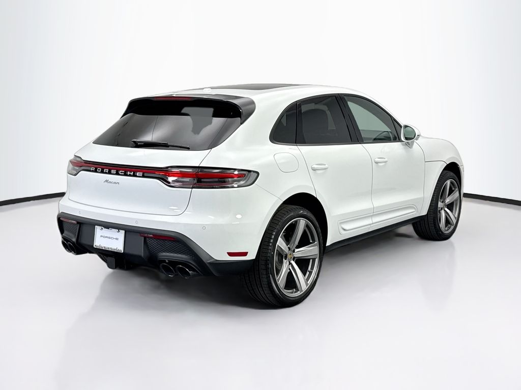 Thumbnail: 2026 Porsche Macan - 7