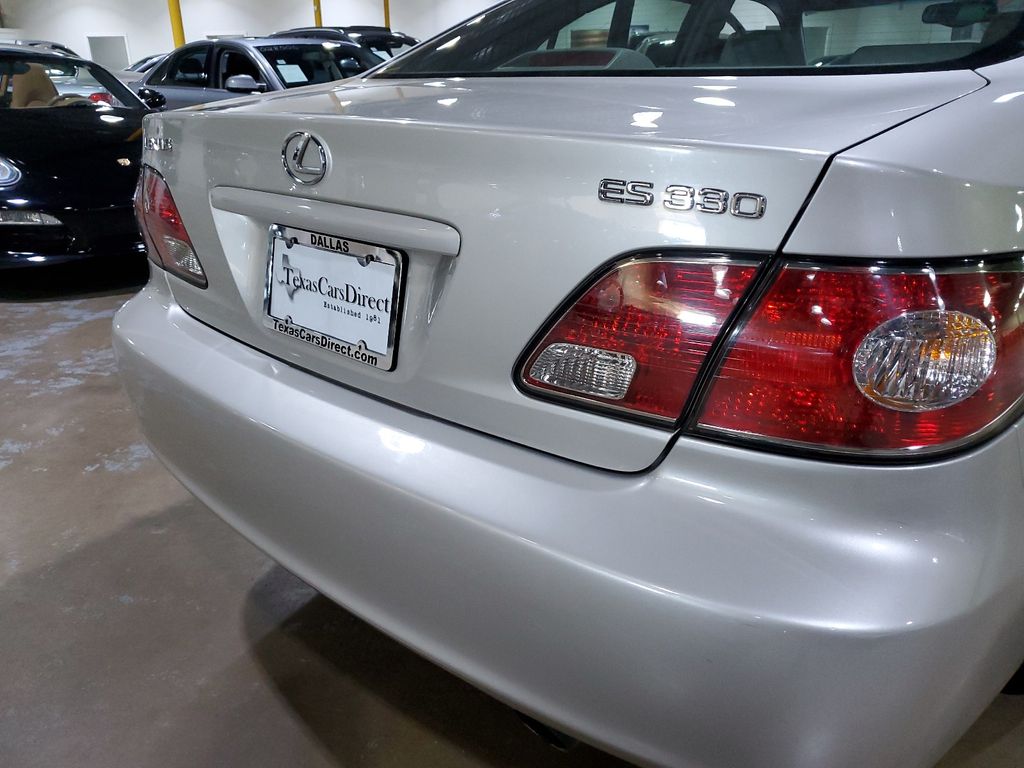 2004 Lexus ES 330 37