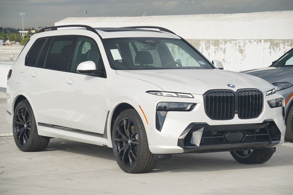 Thumbnail: 2026 BMW X7 - 3