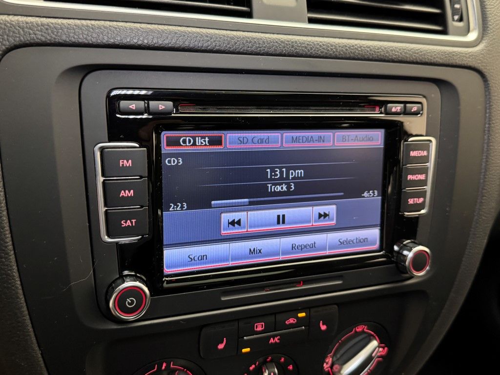 Thumbnail: 2014 Volkswagen Jetta - 32