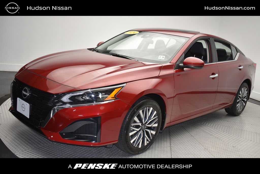 Red (Scarlet) 2024 Nissan Altima Sedan All-Wheel Drive Continuously Variable Transmission