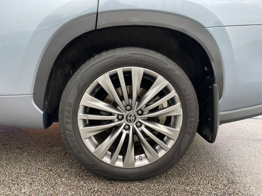 Used 2023 Toyota Highlander SUV