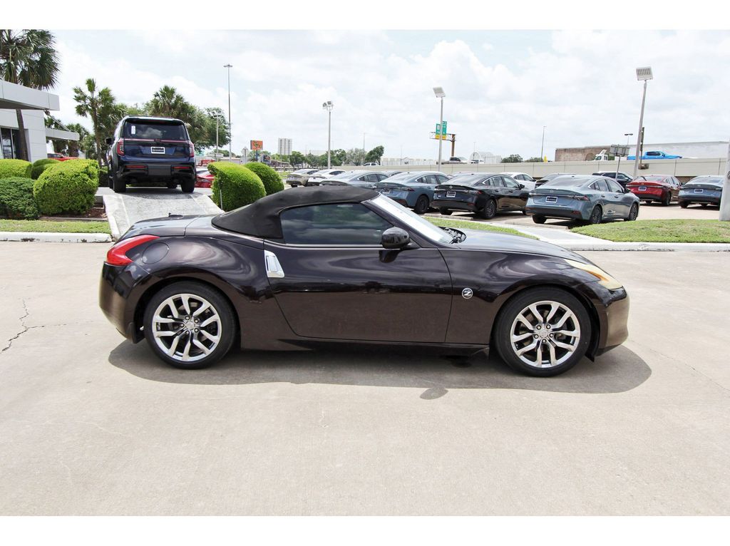2010 Nissan 370Z Touring - 4