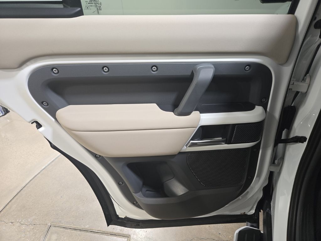 Used 2023  Land Rover S image 20