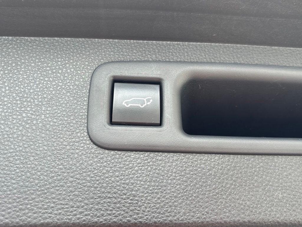 Used 2021 Toyota Highlander SUV
