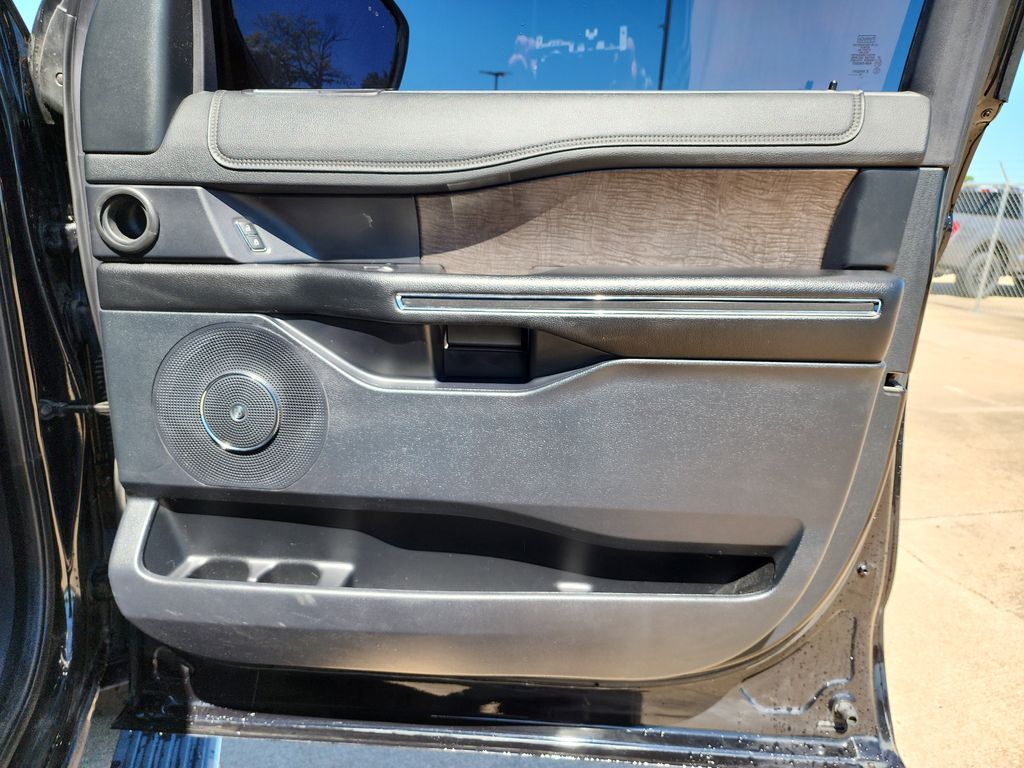 2020 Ford Expedition Limited photo
