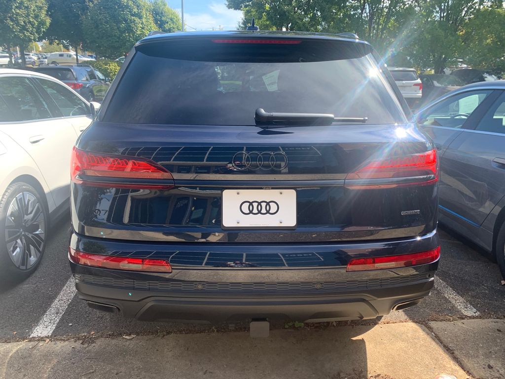 Thumbnail: 2026 Audi Q7 - 9